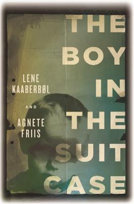 The Boy in the Suitcase (Center Point Platinum Mystery (Large Print))
